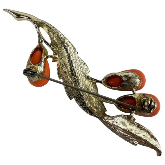 VTG 1962 Sarah Coventry Bittersweet Brooch Faux Coral Gold Tone Leaf Pin Jewelry - Picture 8 of 10